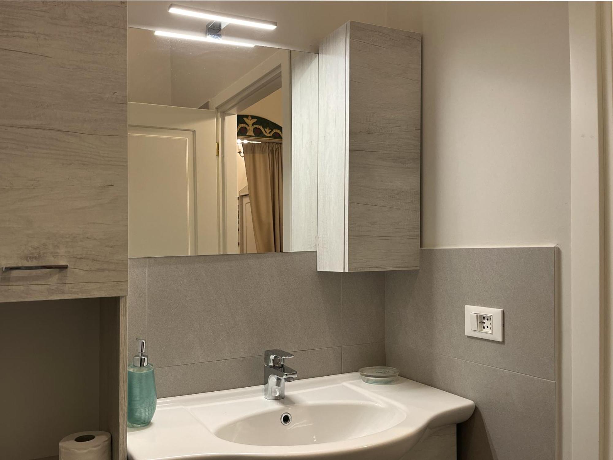 Giano Host - Lomellini Appartement Genua